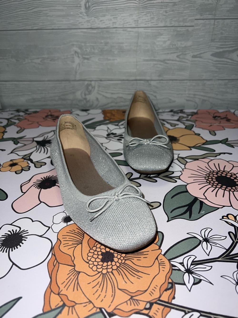 Vionic  Knit Silver Sparkle Ballet Flats with Bow